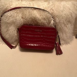 Micheal kors crossbody